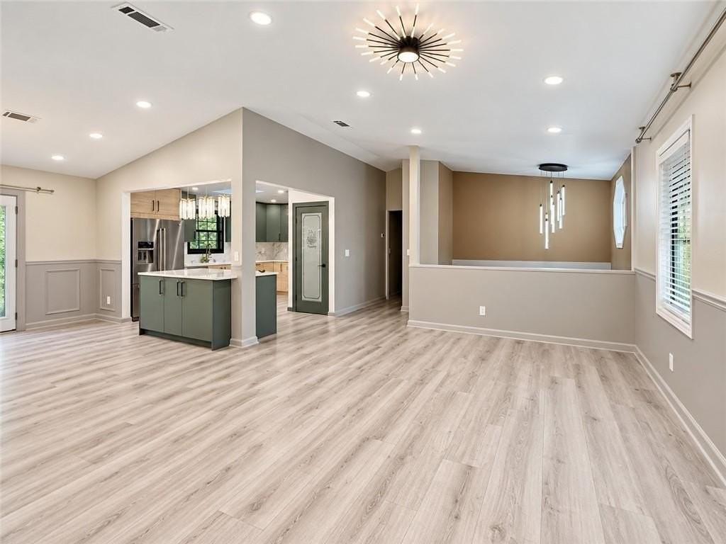 242 Muddy River Rd - Photo 4 of 25