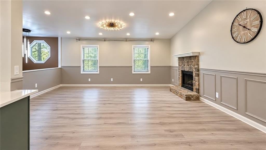 242 Muddy River Rd - Photo 5 of 25