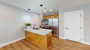 featured image of 2209 Highland Ave