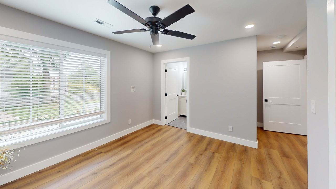 Modern Townhomes Near UTK | 2–6 Bedroom Floor Plans + Rooftop Patios - Photo 6 of 50