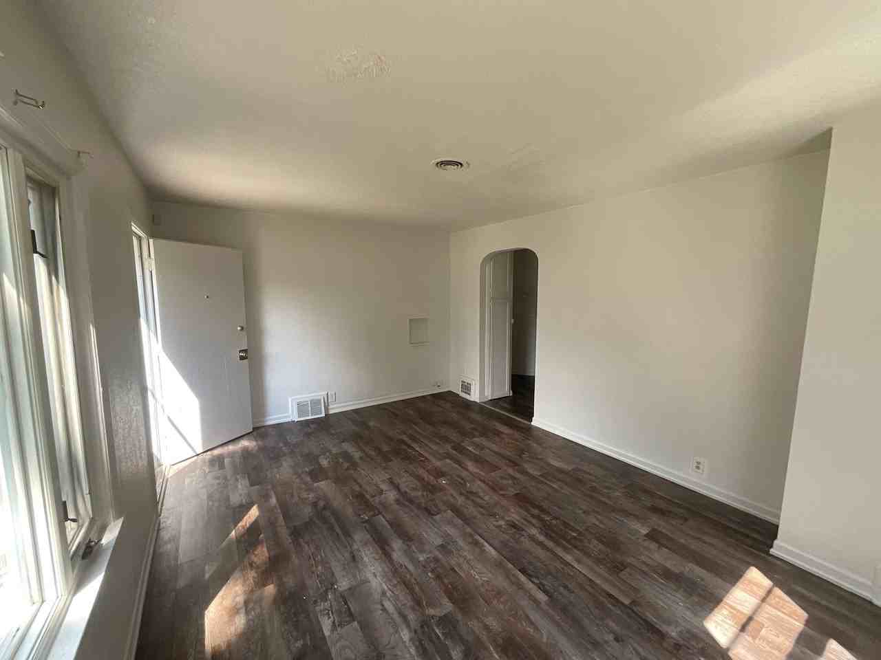 4422 N 30th St - Photo 5 of 12