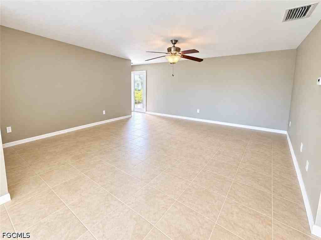 129 Se 23rd Pl - Photo 3 of 5