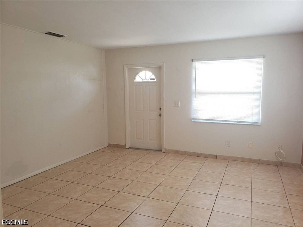 621 Se 13th Pl #E - Photo 3 of 13