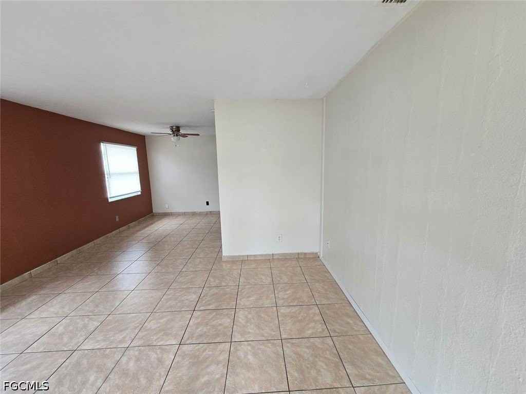 621 Se 13th Pl #E - Photo 5 of 13