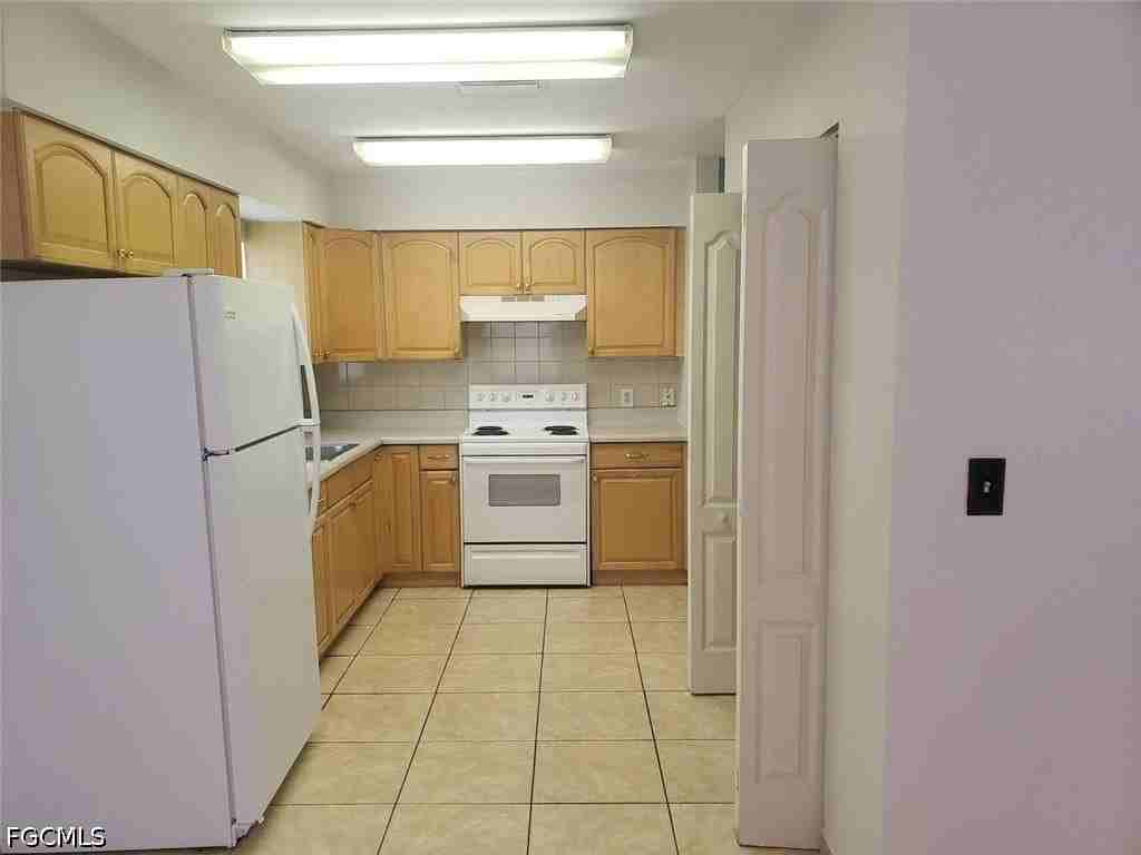621 Se 13th Pl #E - Photo 7 of 13