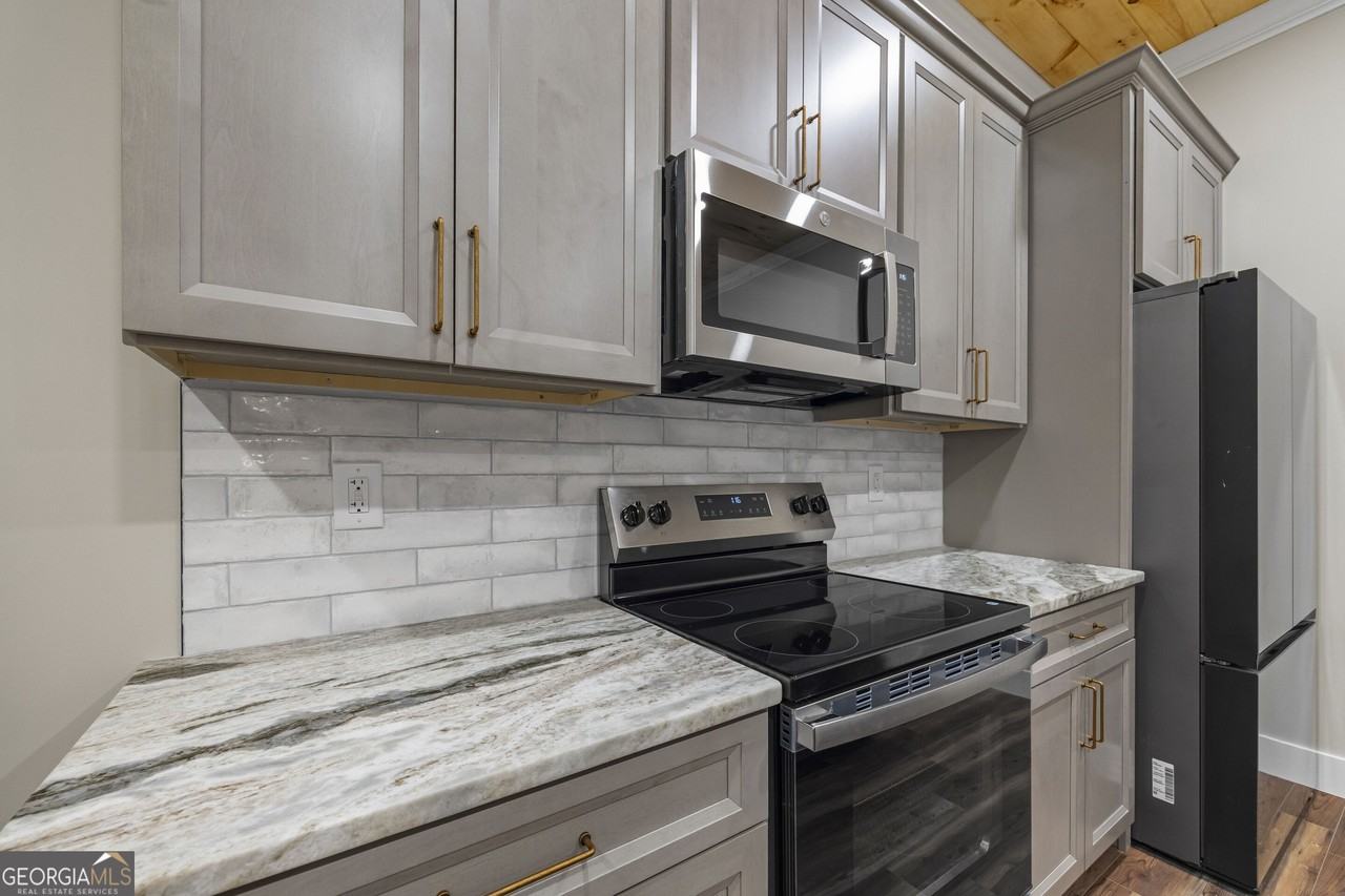 958A Church St - Photo 3 of 39