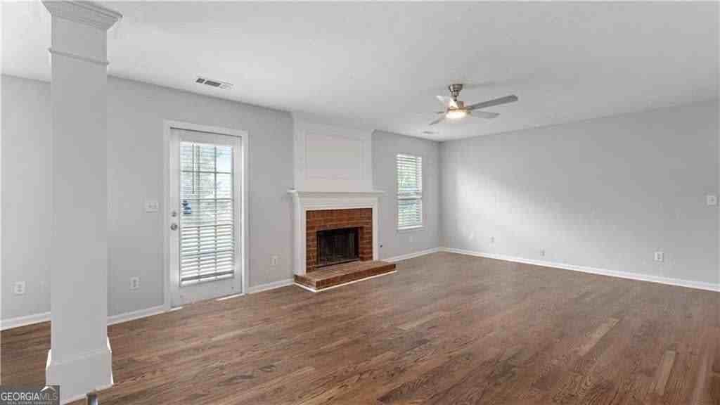 317 Shasta Ln - Photo 6 of 38