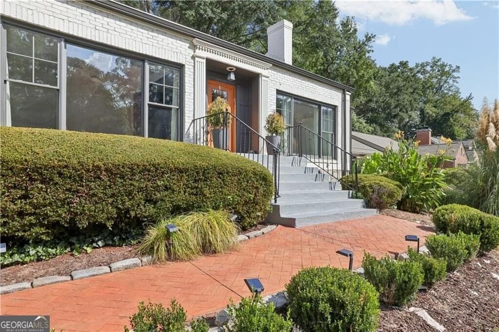 1320 Pasadena Ave Ne - Photo 3 of 50