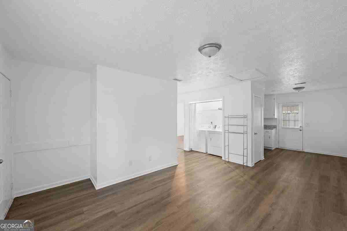 1012 Davis St #12 - Photo 5 of 28