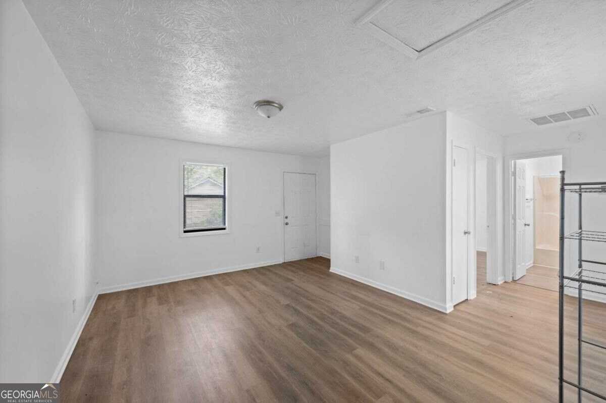 1012 Davis St #12 - Photo 6 of 28