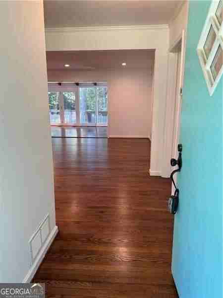 304 Colewood Way - Photo 4 of 50
