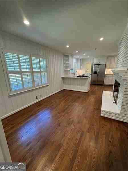 304 Colewood Way - Photo 6 of 50