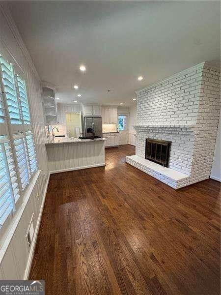304 Colewood Way - Photo 7 of 50