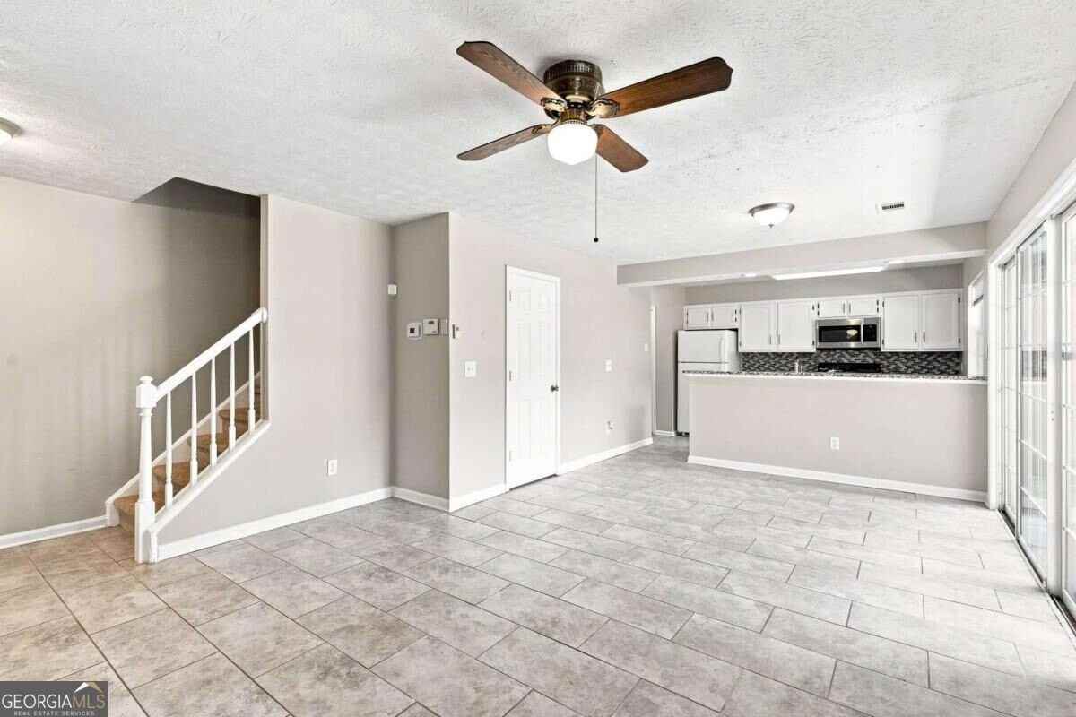 5557 Clover Rise Ln - Photo 6 of 23