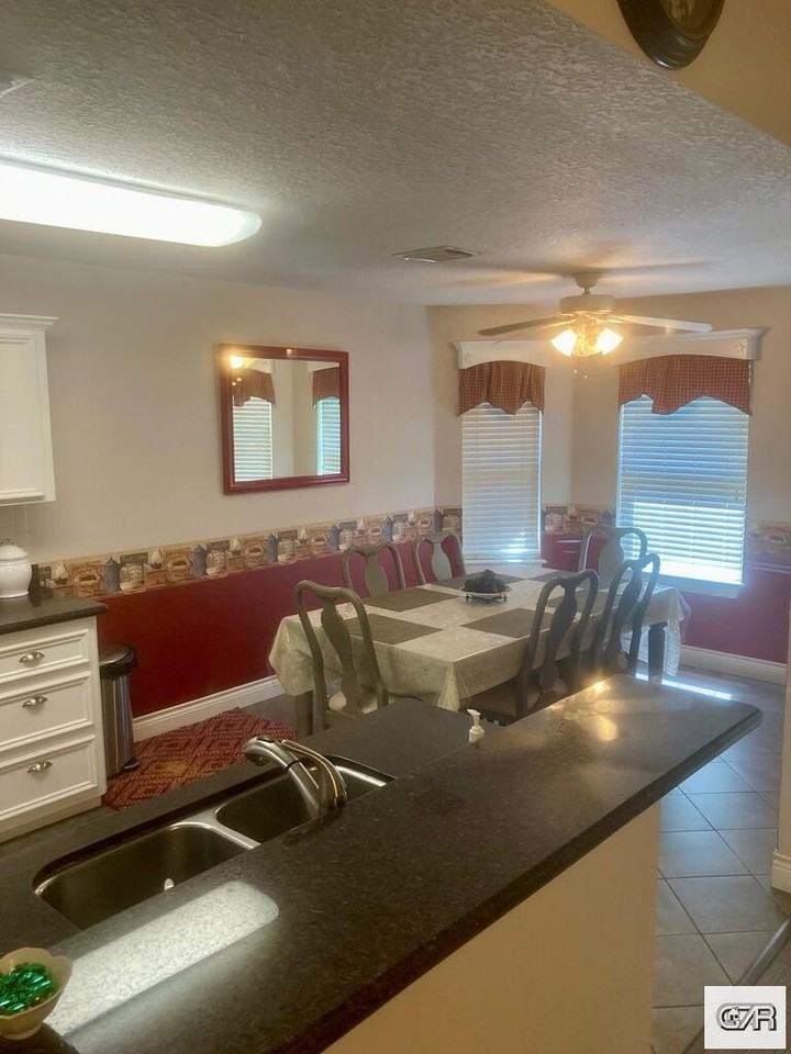 10 Clara Barton Ln - Photo 5 of 14