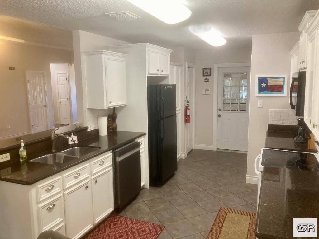 10 Clara Barton Ln - Photo 7 of 14