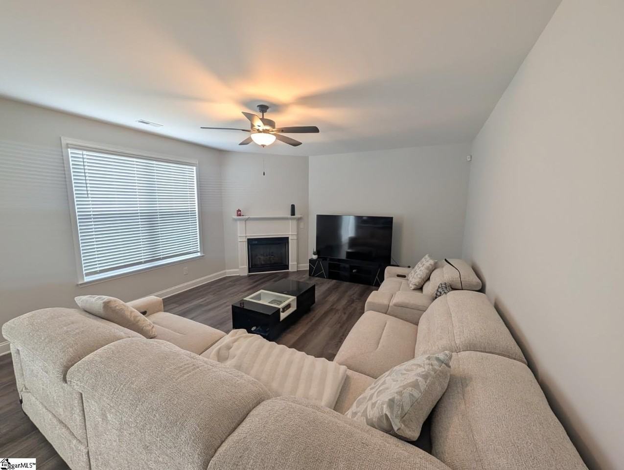 6028 Peregrine Ln - Photo 2 of 14