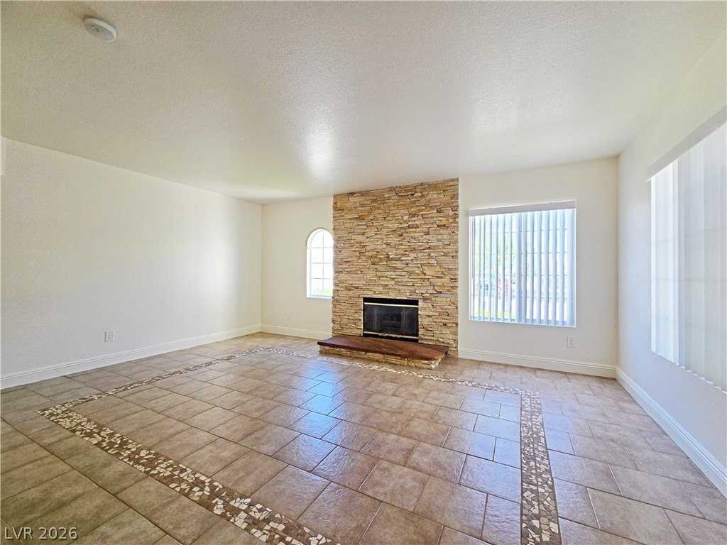 438 Winthrop Pl - Photo 7 of 39