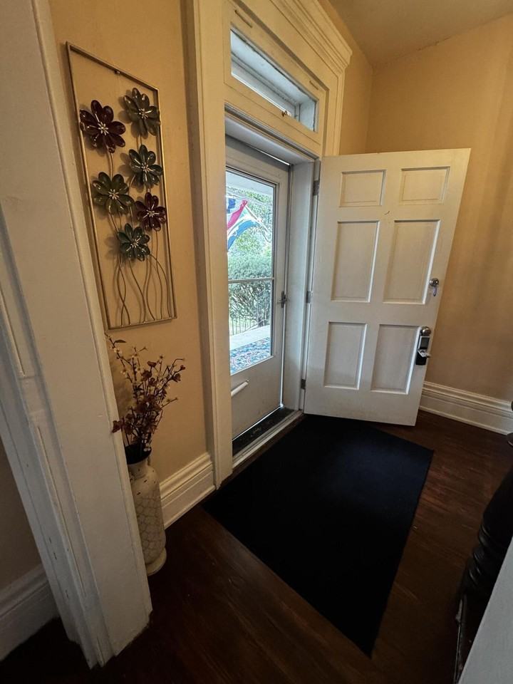 115 Rose St - Photo 3 of 16