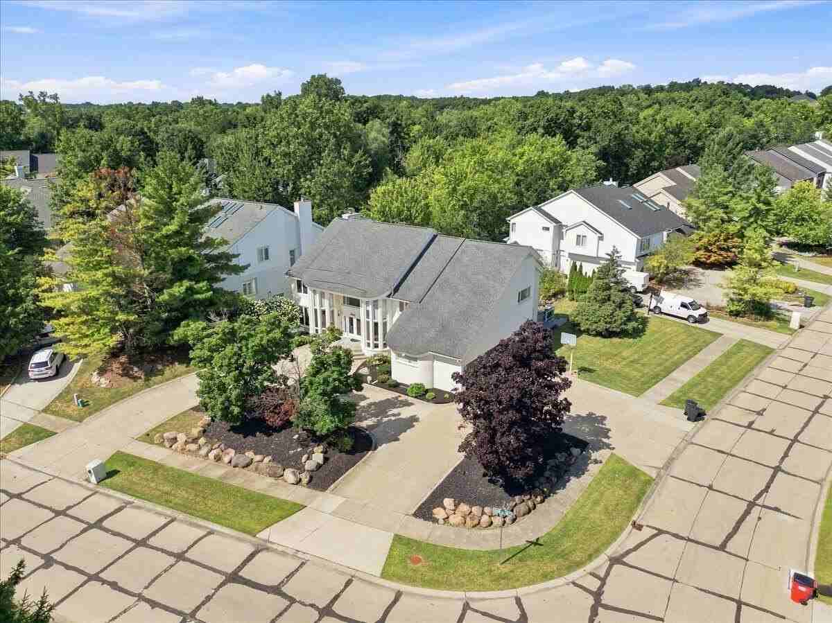 6122 Trailwood Ln - Photo 6 of 50