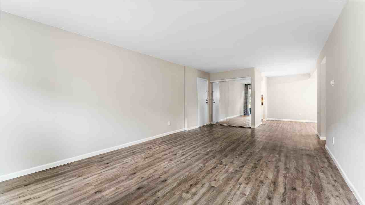 1225 S Maple Rd #105 - Photo 4 of 43