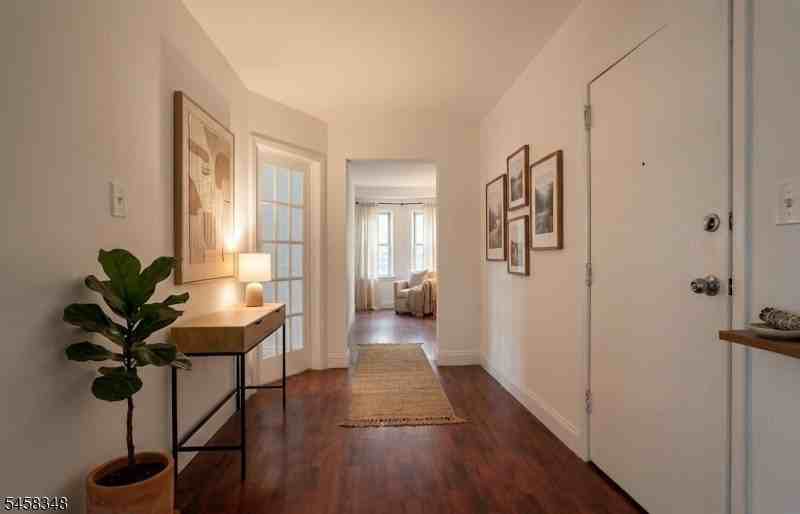 237 S Clinton St #2 - Photo 7 of 11