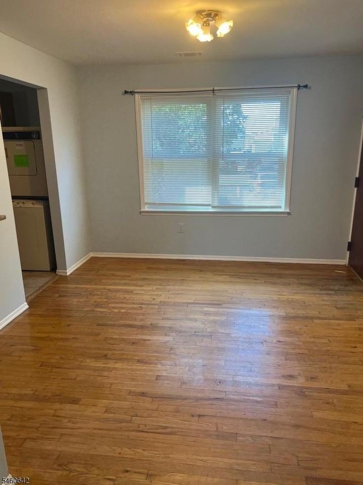 1105 N Oaks Blvd - Photo 6 of 14