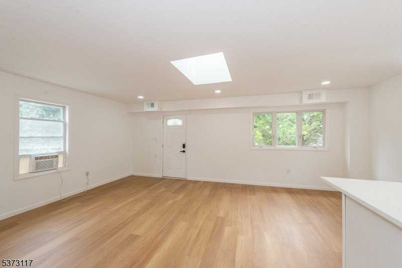 73 Clinton Pl #2 - Photo 5 of 14