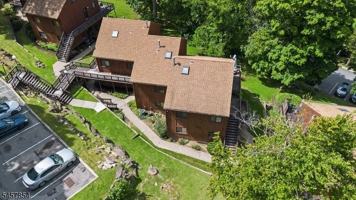 featured image of 3 Gray Rock Dr #1