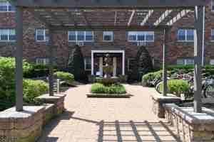 featured image of 304 4th Ave Apt 212