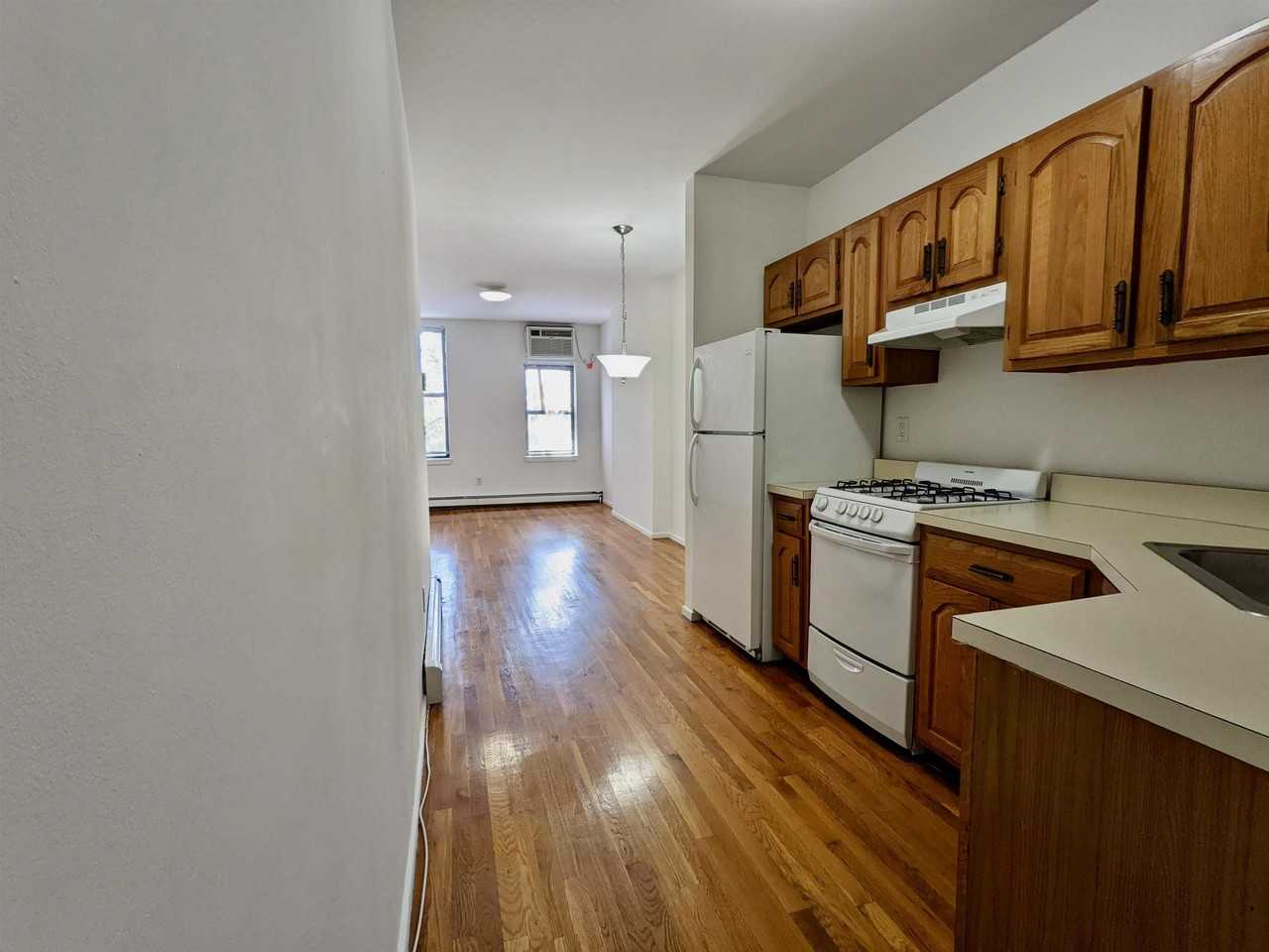 374 2nd St #5