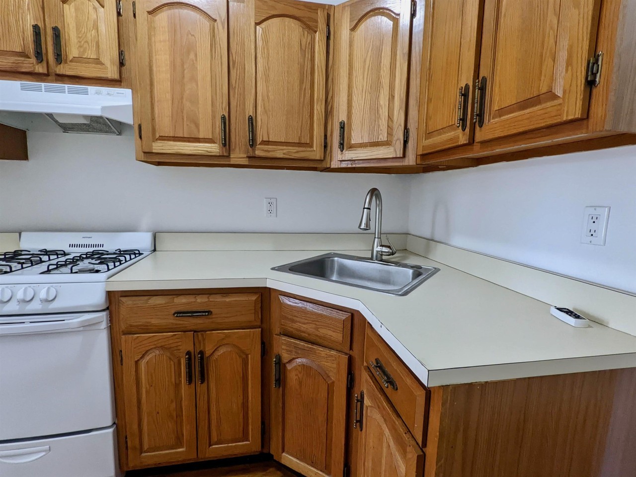 374 2nd St #5 - Photo 5 of 12