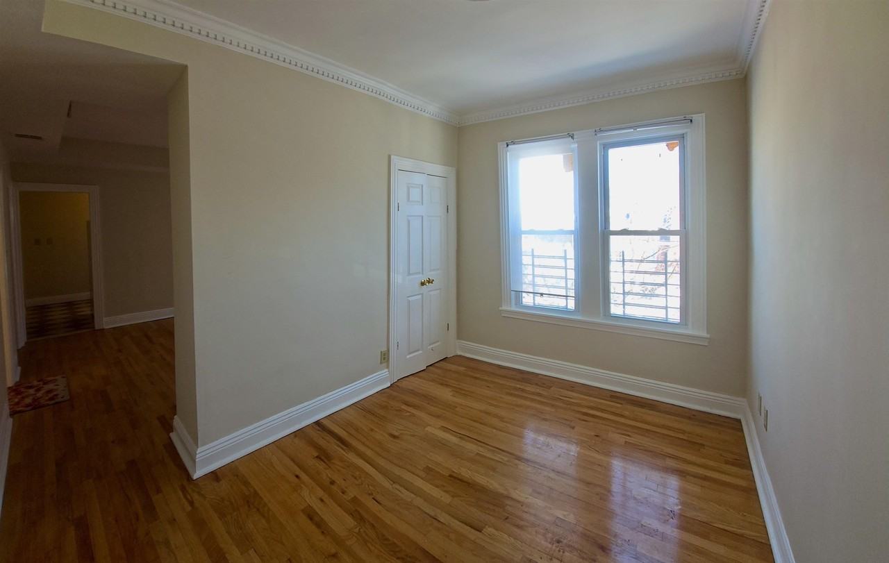 817 Avenue C #2R - Photo 3 of 12