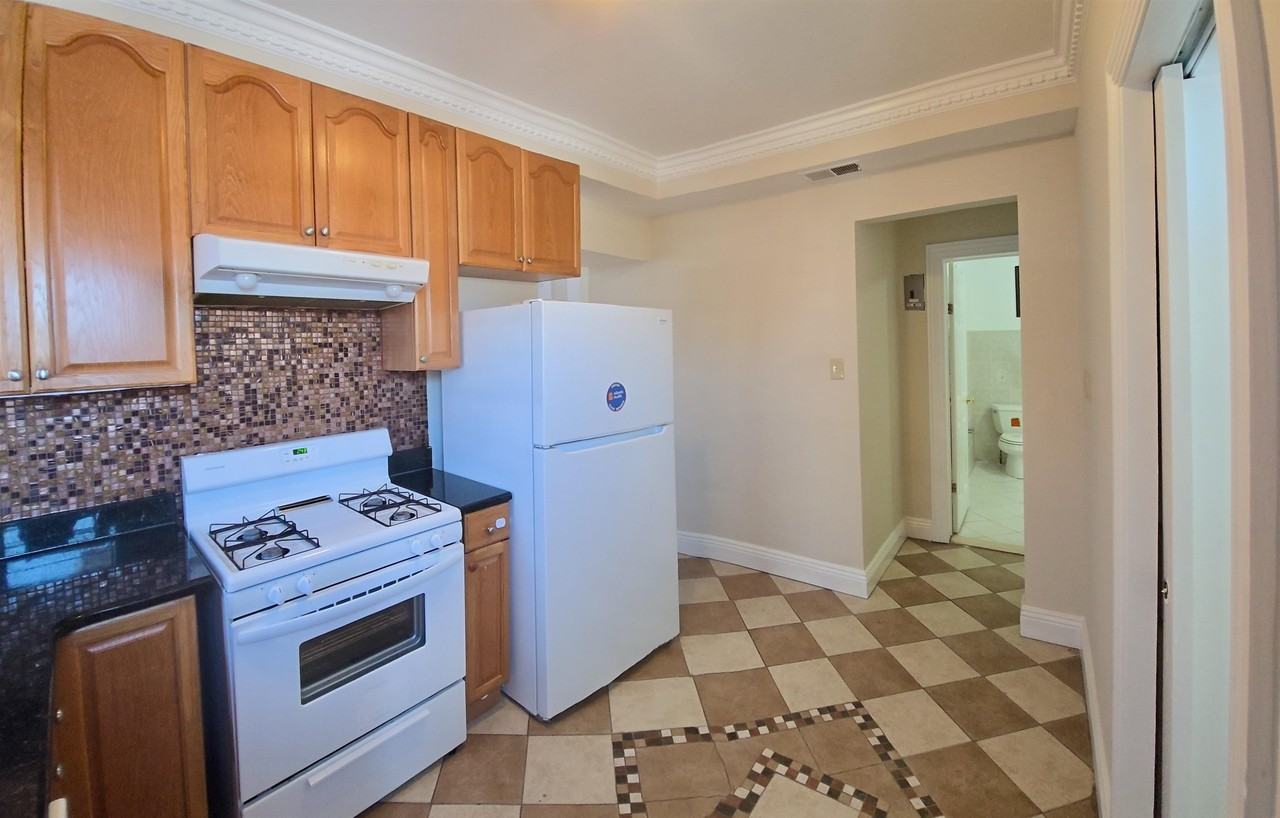 817 Avenue C #2R - Photo 5 of 12