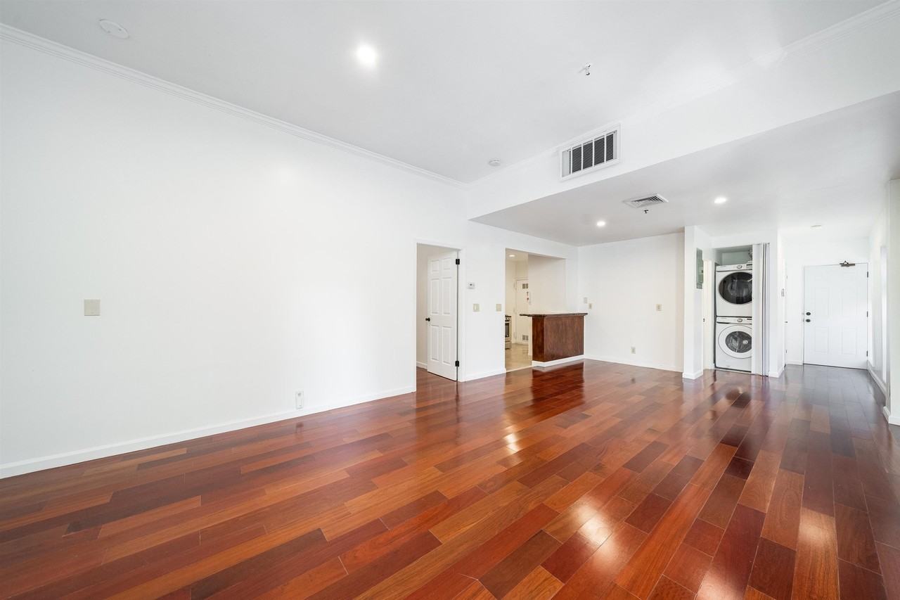 103 Montgomery St #3 - Photo 3 of 18