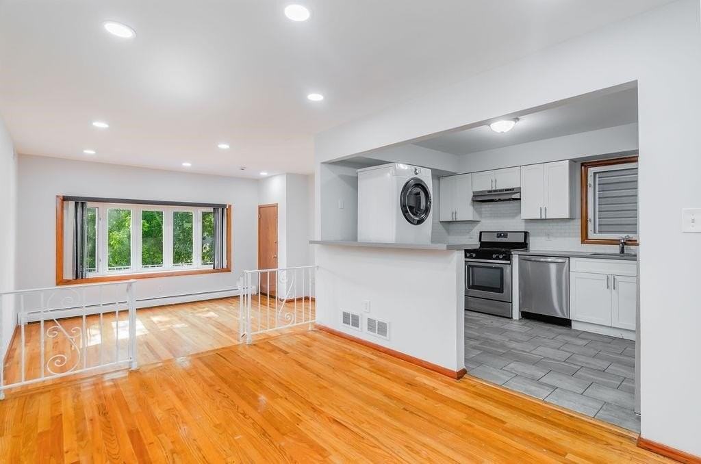 145 Hobart Ave #1 - Photo 3 of 14