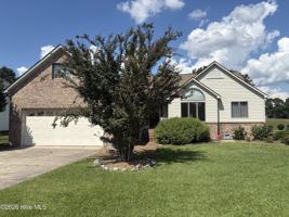 featured image of 833 Pelican Dr