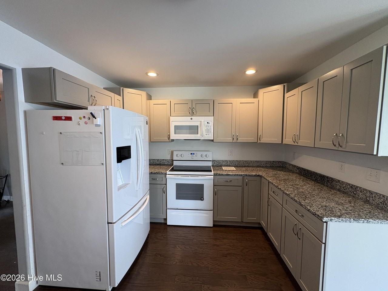 833 Pelican Dr - Photo 6 of 18