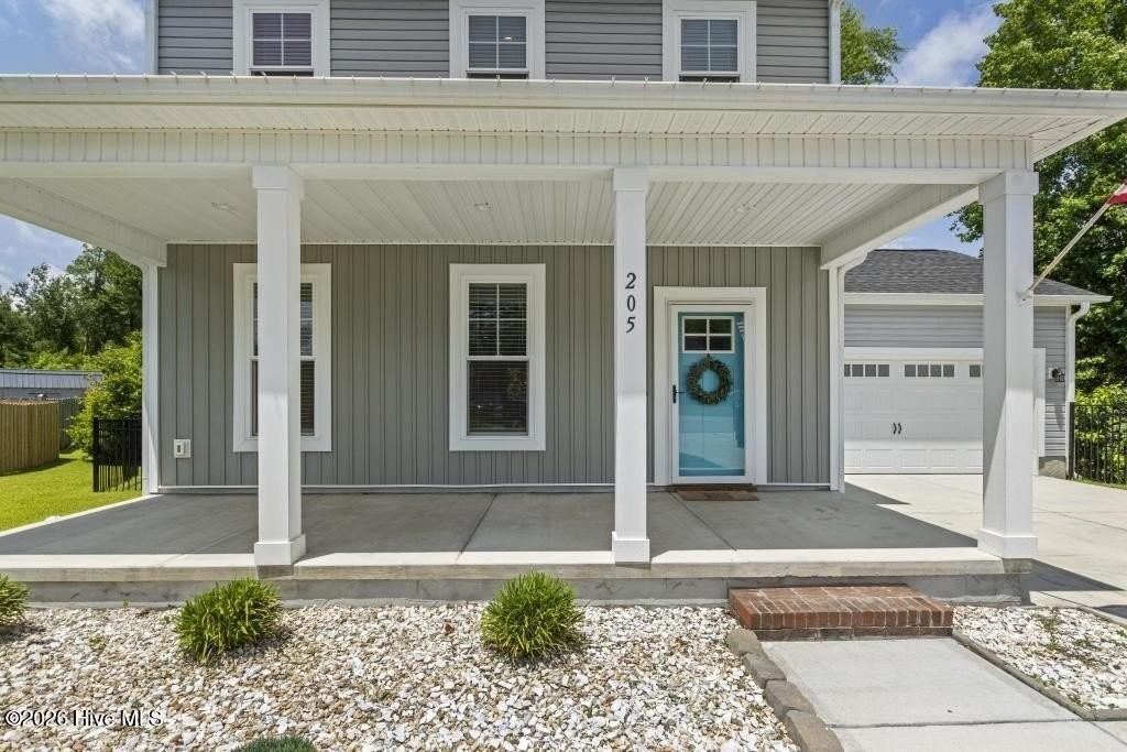205 Bangor Ct - Photo 4 of 33