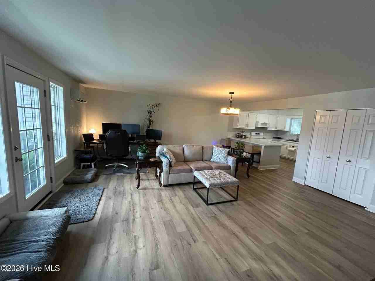 114 Dockside Dr - Photo 4 of 11