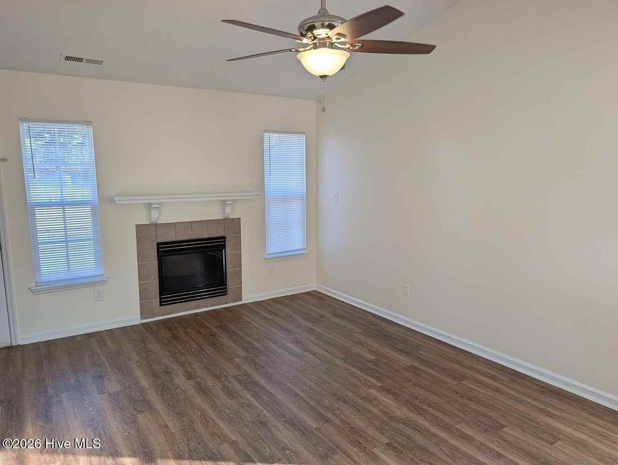 1154 Pueblo Dr - Photo 4 of 12