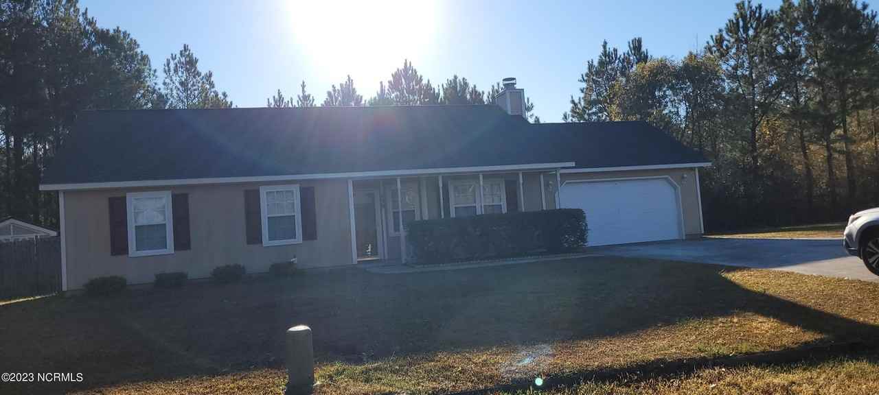 139 Daphne Dr - Photo 3 of 21