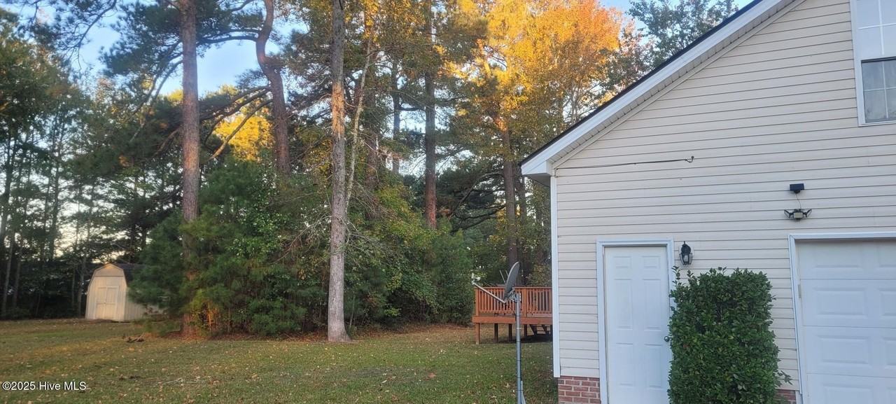 104 Margaret Dr - Photo 2 of 16