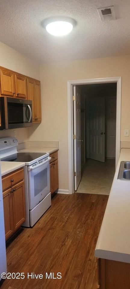104 Margaret Dr - Photo 5 of 16