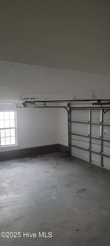 104 Margaret Dr - Photo 6 of 16