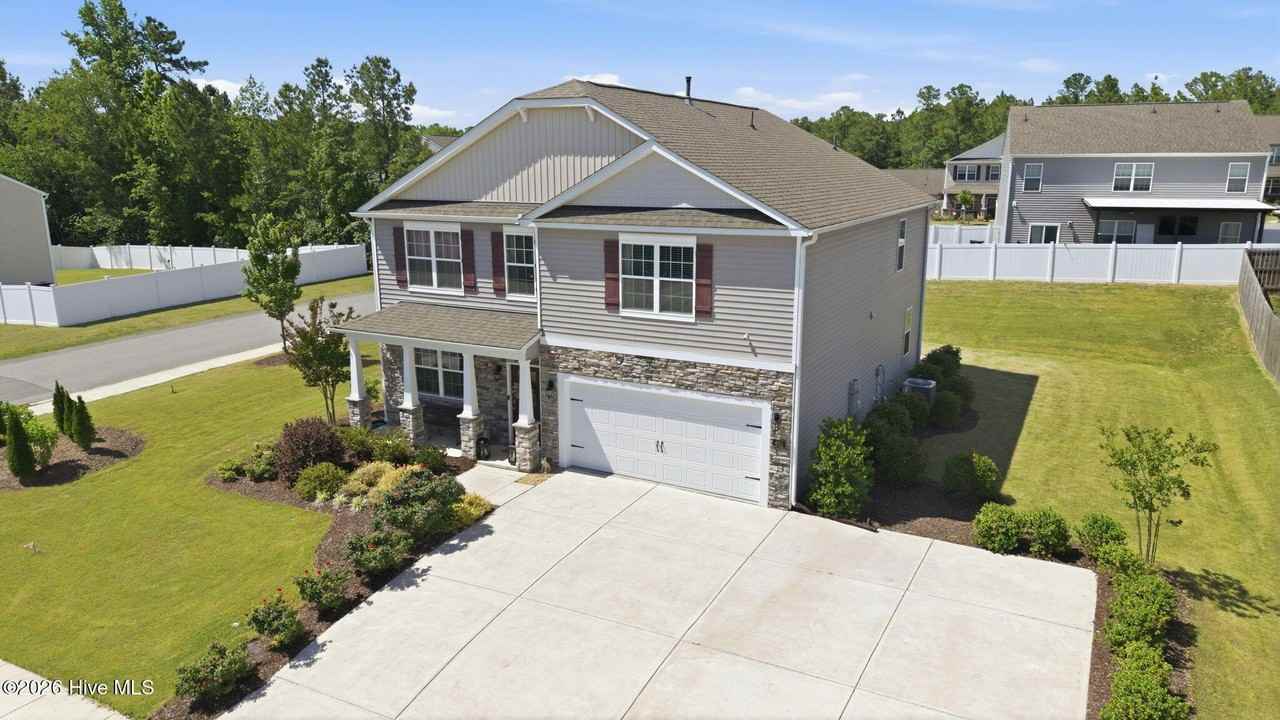 401 Apricot Ln - Photo 3 of 50
