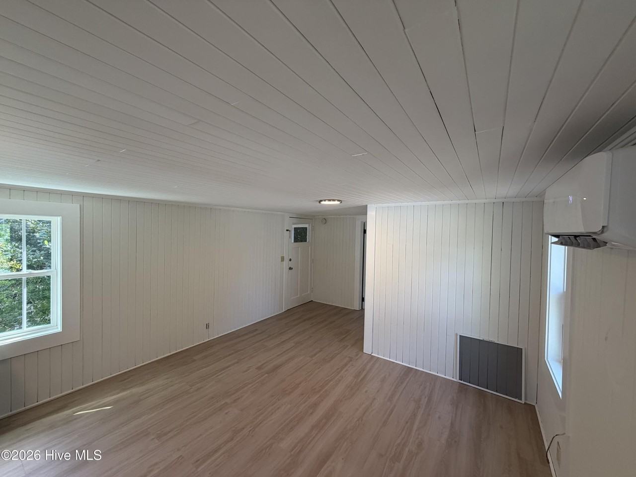308 E Nash St #UP - Photo 5 of 17