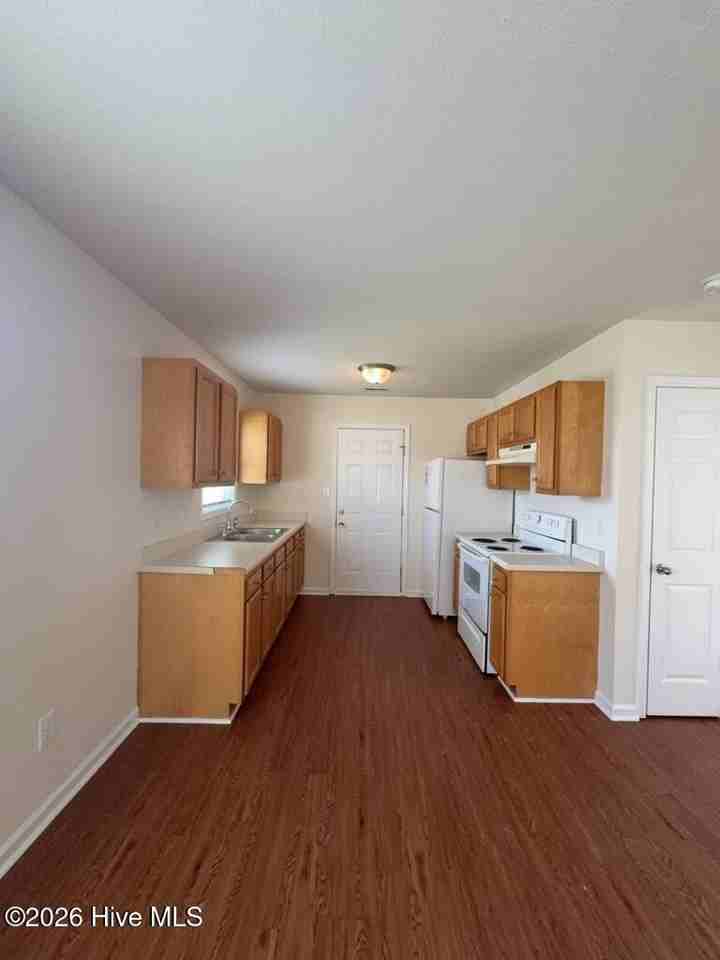 200 Cow Horn Rd #121 - Photo 5 of 18