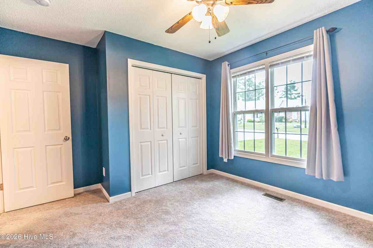 428 Green Links Dr - Photo 4 of 9