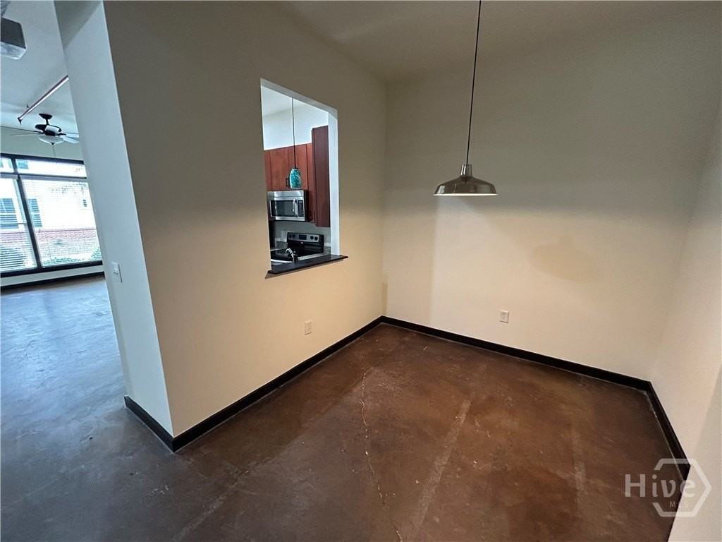 250 Martha Dr #103 - Photo 3 of 16